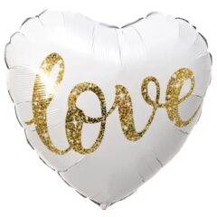 Love на білому  кохання серце