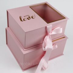 Коробка з віконцем рожева S