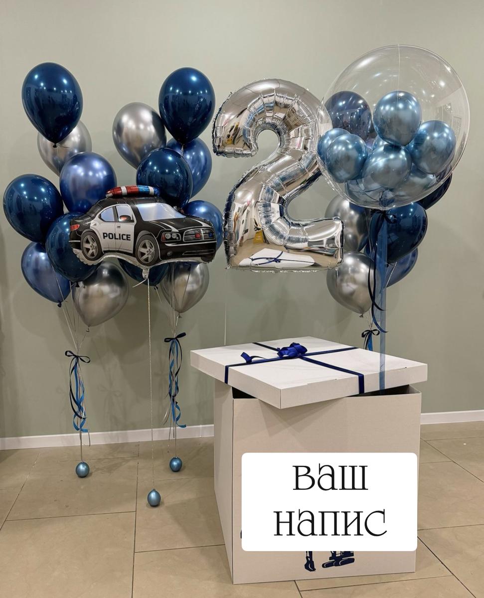 Коробка з поліцейською машиною